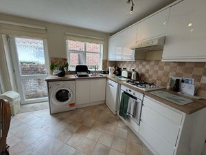 Kitchen- click for photo gallery